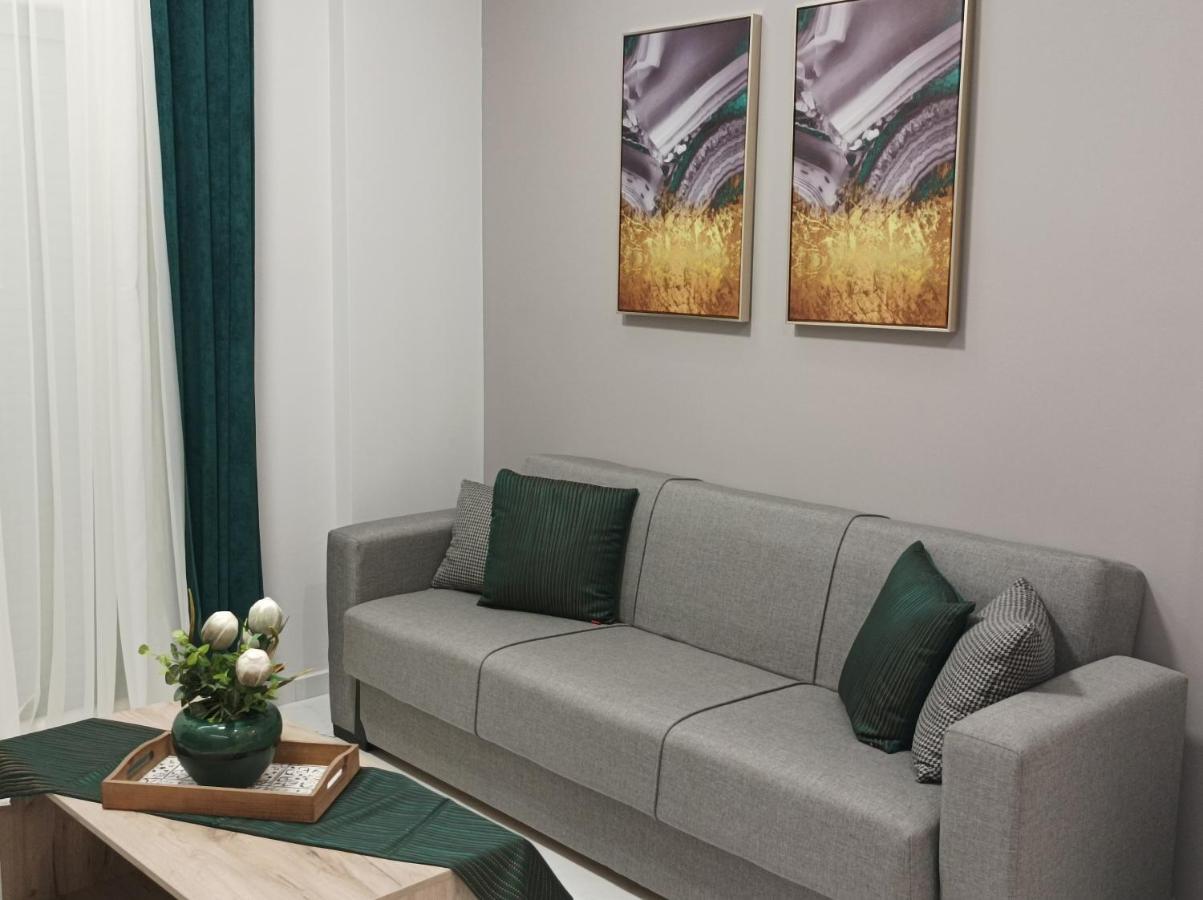 Atelier Deluxe Apt. *